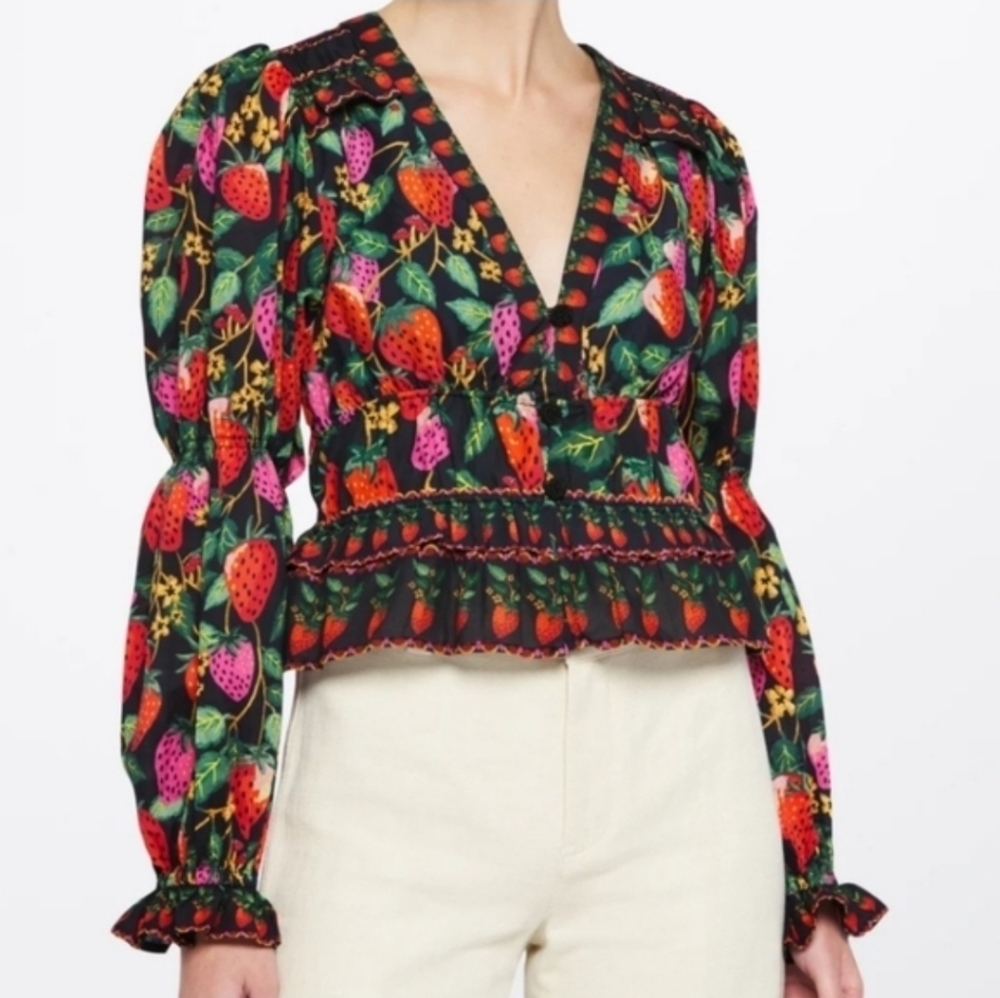 Farm Rio Lady Strawberry Blouse Size Medium - Picture 7 of 16